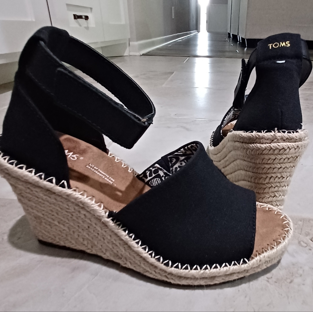 TOMS Black Canvas Wedge Espadrilles